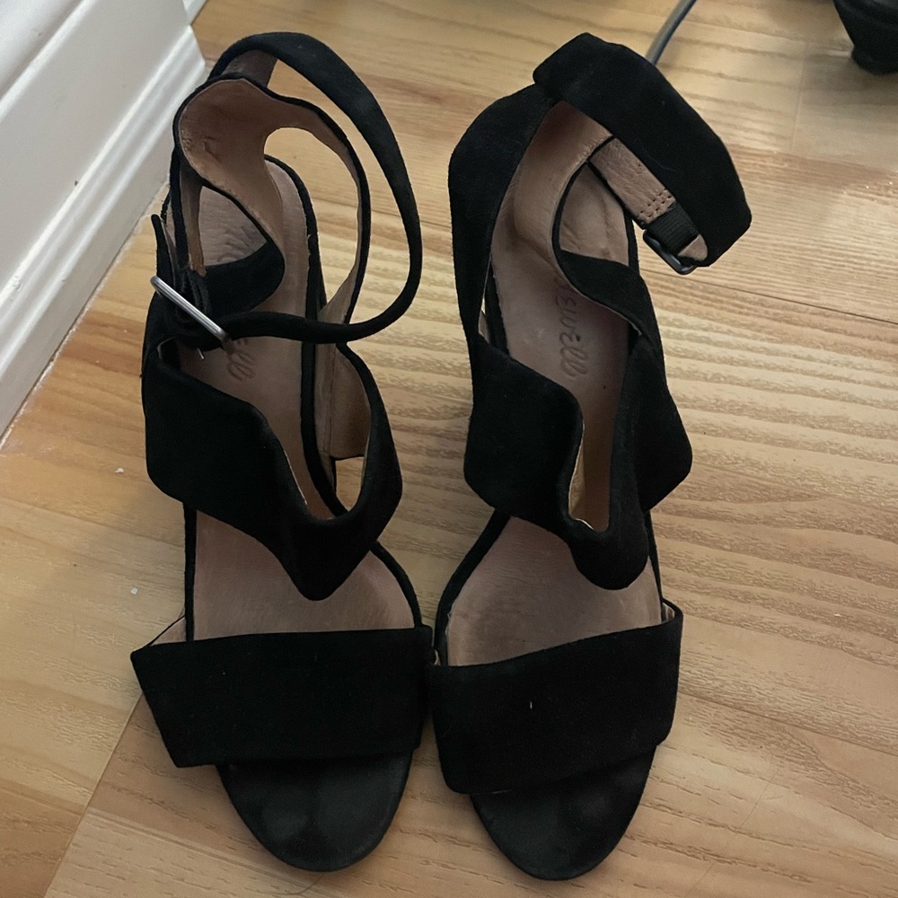 Madewell black suede strappy sandals